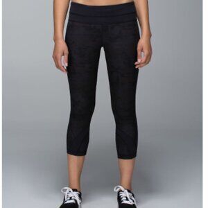 EC Lululemon Run: Inspire Crop II - Camo - Size 6